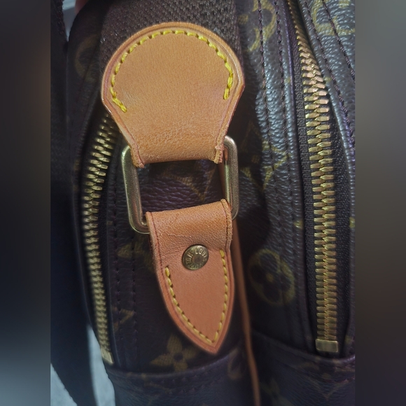 Louis Vuitton Brown Monogram Travel Bag - Picture 11 of 15